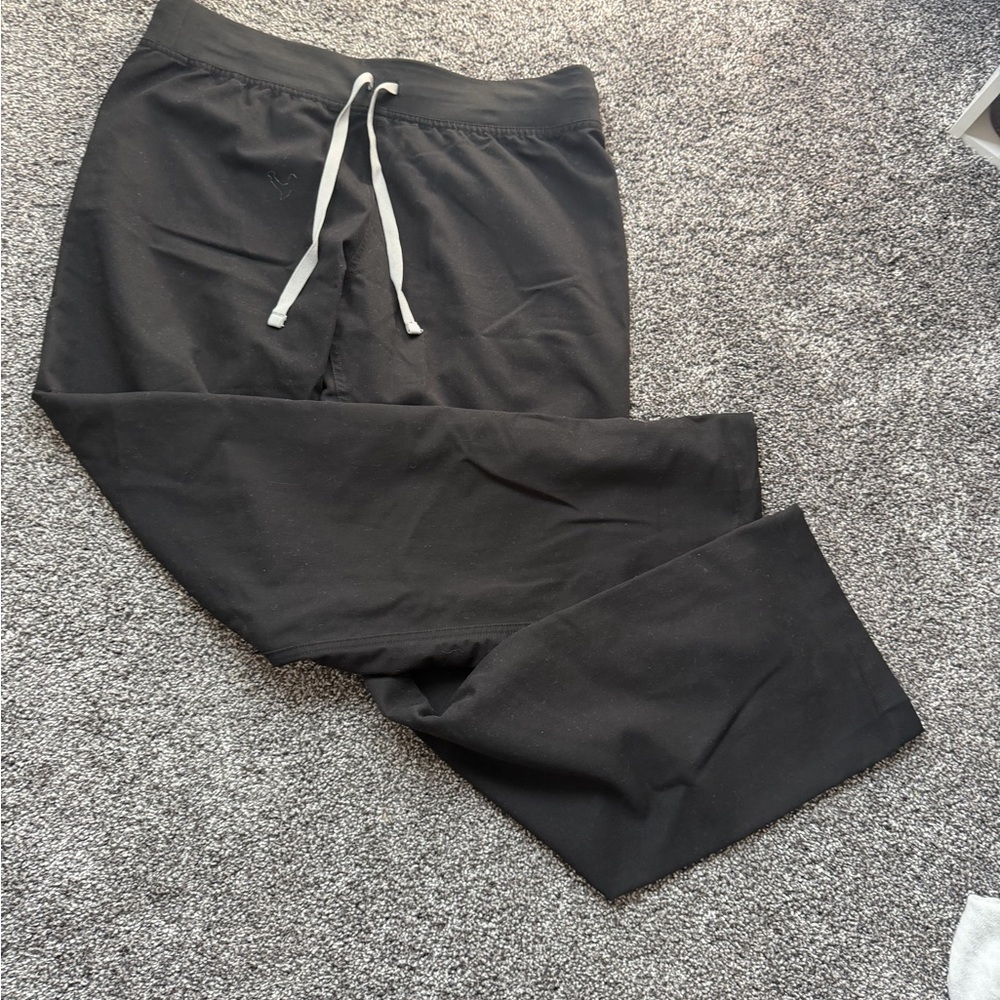 Figs Men's Black Joggers with Gray Drawstring